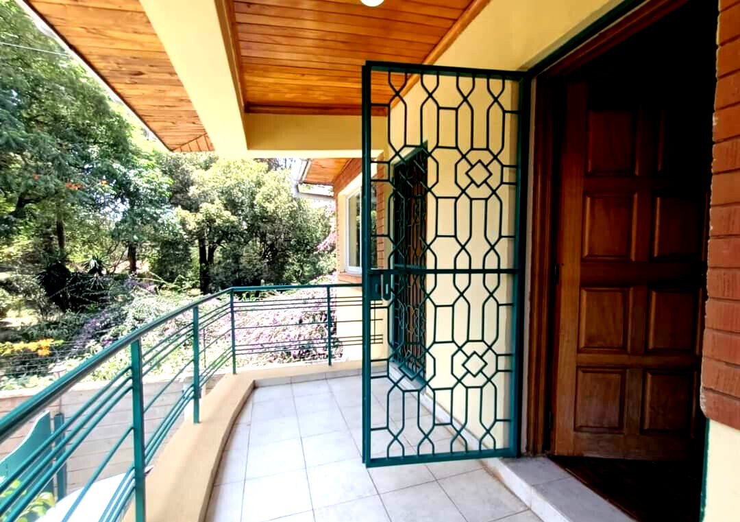 4-Ensuite Townhouse with Pantry & Balcony - Lavington