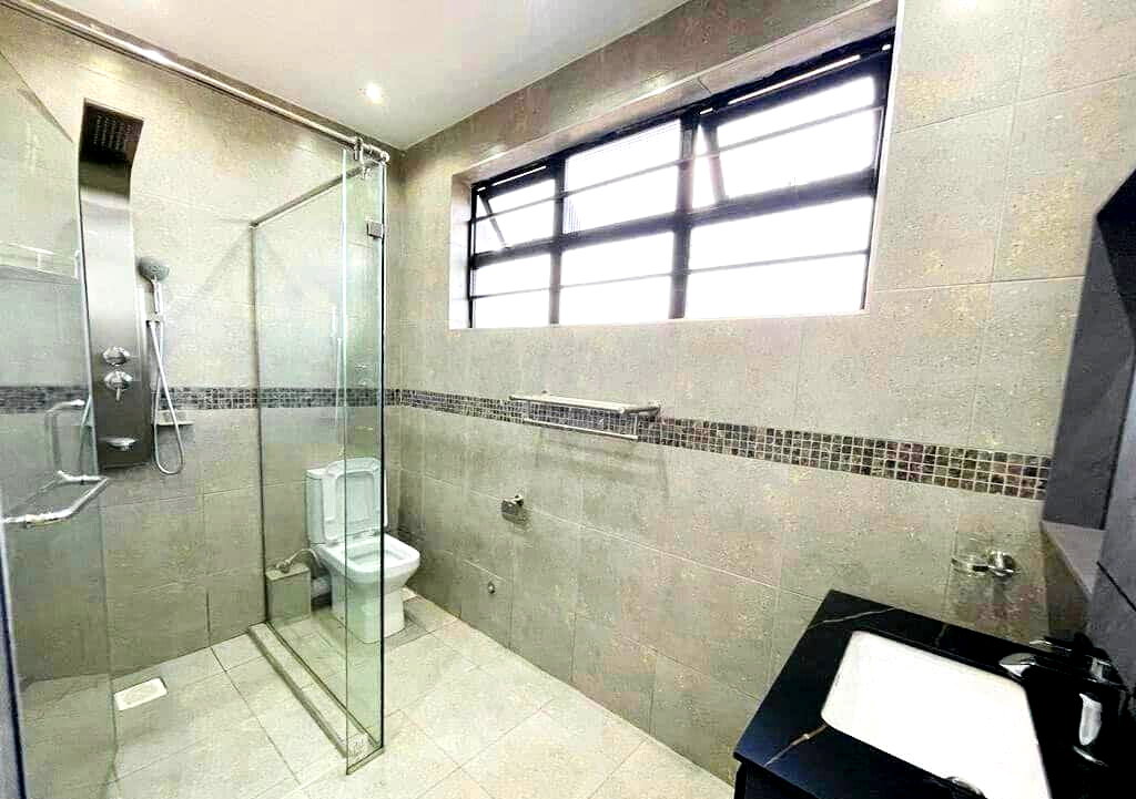 4BR All-Ensuite Villa with DSQ & Attic Family Room - Membley