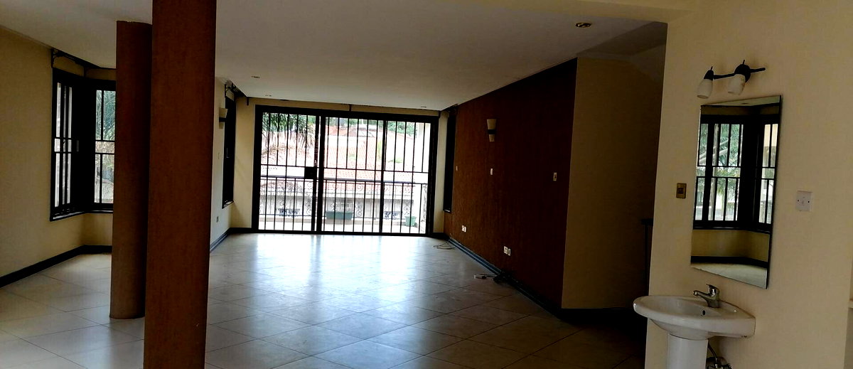 5-Ensuite Townhouse with Mature Garden & DSQ - Spring Valley