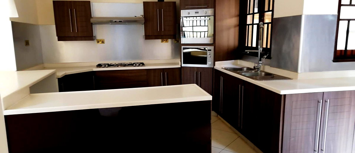 5-Ensuite Townhouse with Mature Garden & DSQ - Spring Valley