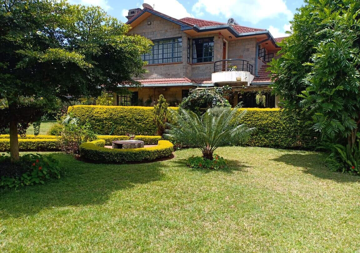 Diplomat's 4-Bed Townhouse with Prado & Generator – Karen
