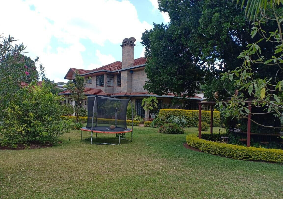 Diplomat's 4-Bed Townhouse with Prado & Generator – Karen