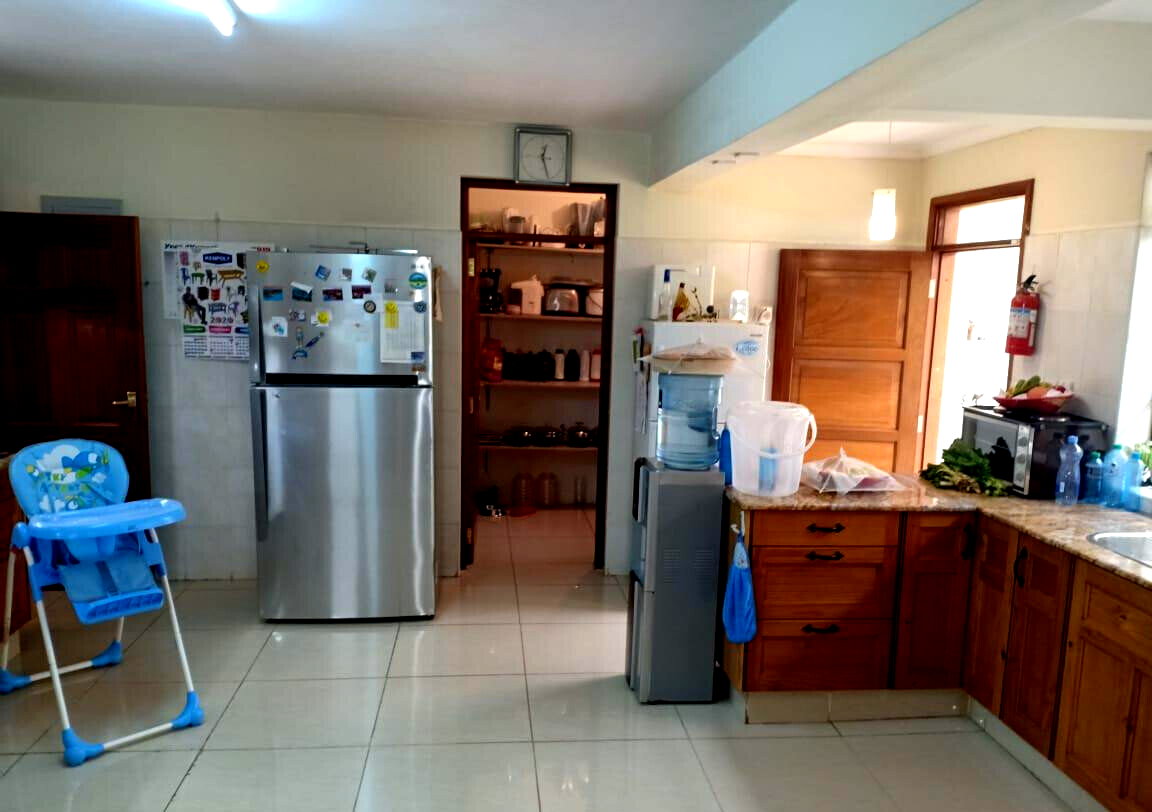 Diplomat's 4-Bed Townhouse with Prado & Generator – Karen