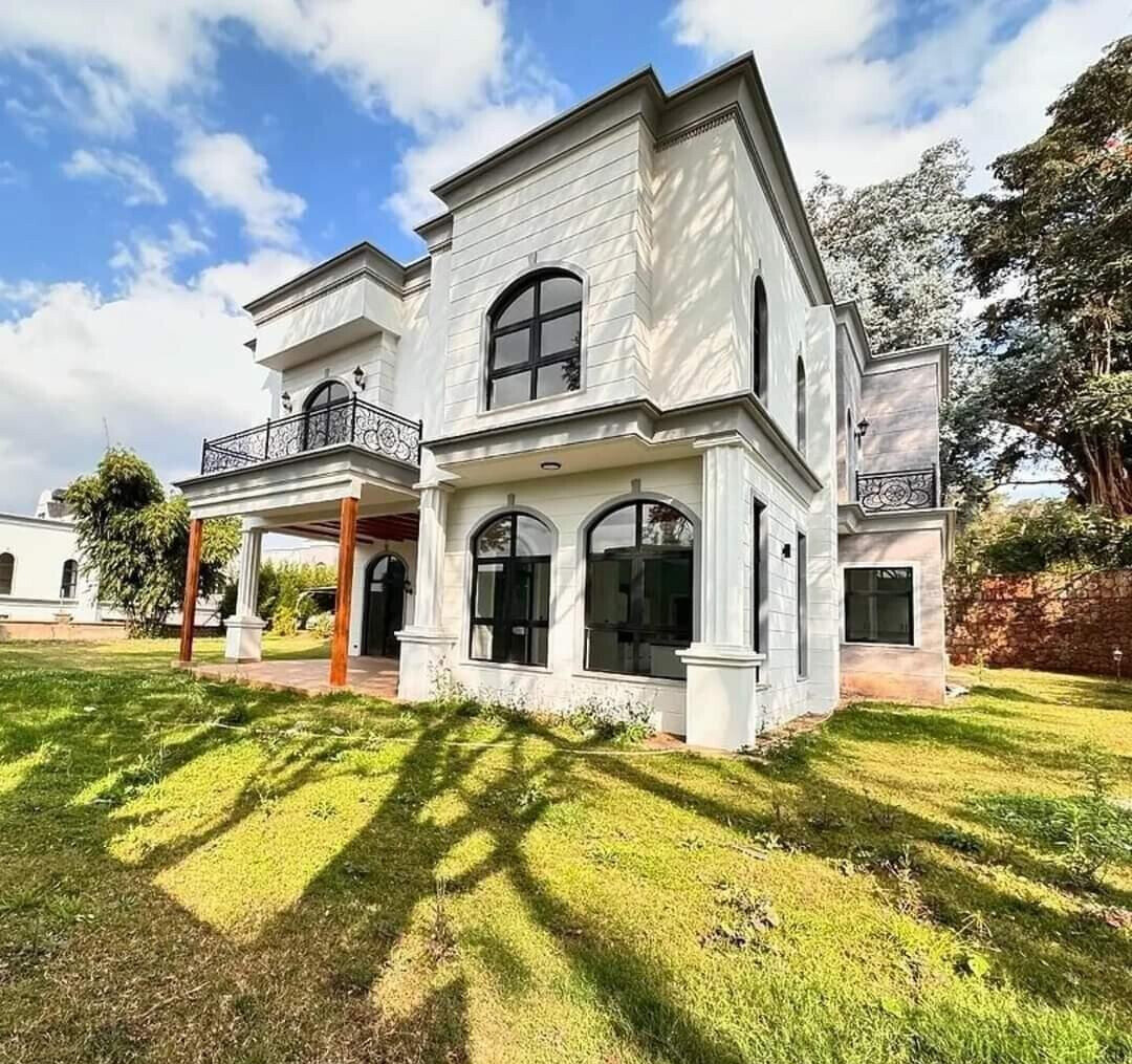 5-Ensuite Villa with Rooftop Terrace & Smart Home - Loresho
