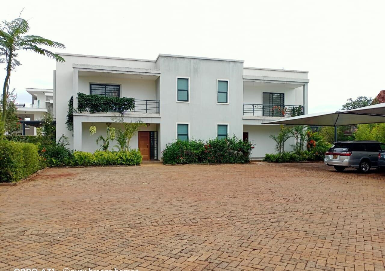 4BR All-Ensuite Townhouse with Pyjama Lounge & Study - Runda