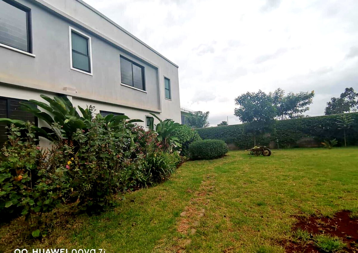 4BR All-Ensuite Townhouse with Pyjama Lounge & Study - Runda