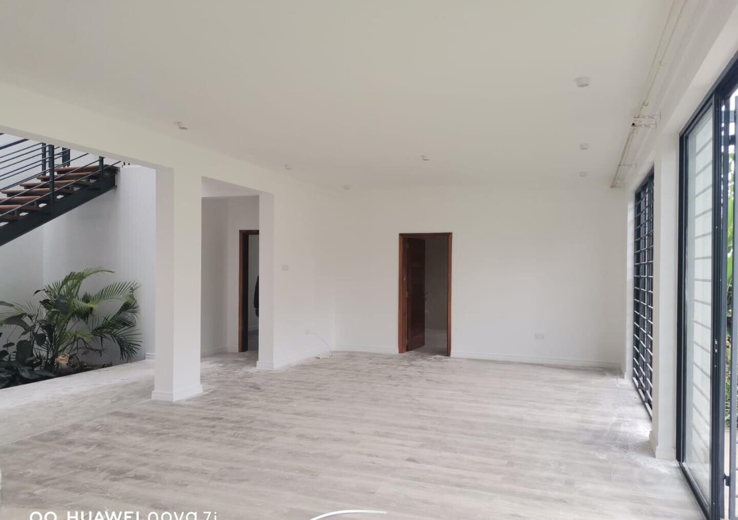 4BR All-Ensuite Townhouse with Pyjama Lounge & Study - Runda