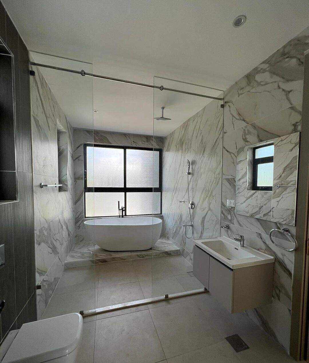 Pet-Friendly 4-Ensuite Townhouse with DSQ - Lavington