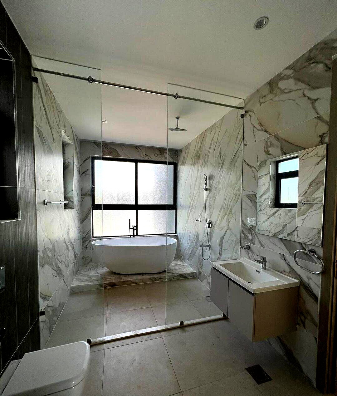 Pet-Friendly 4-Ensuite Townhouse with DSQ - Lavington