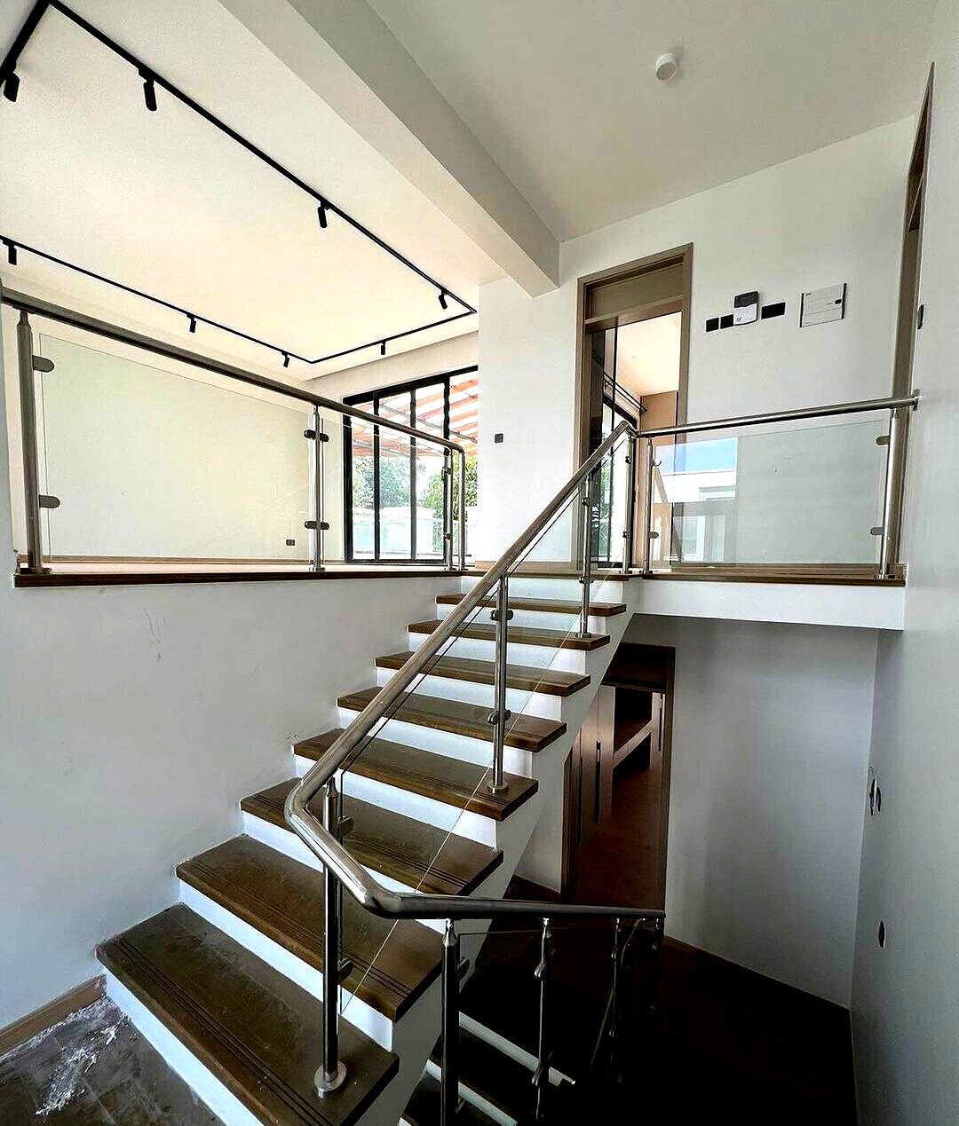 Pet-Friendly 4-Ensuite Townhouse with DSQ - Lavington