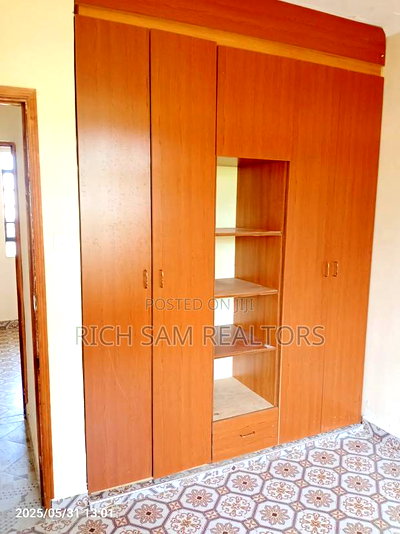 3bdrm House in Kiamunyi, Menengai West for rent - Image 6