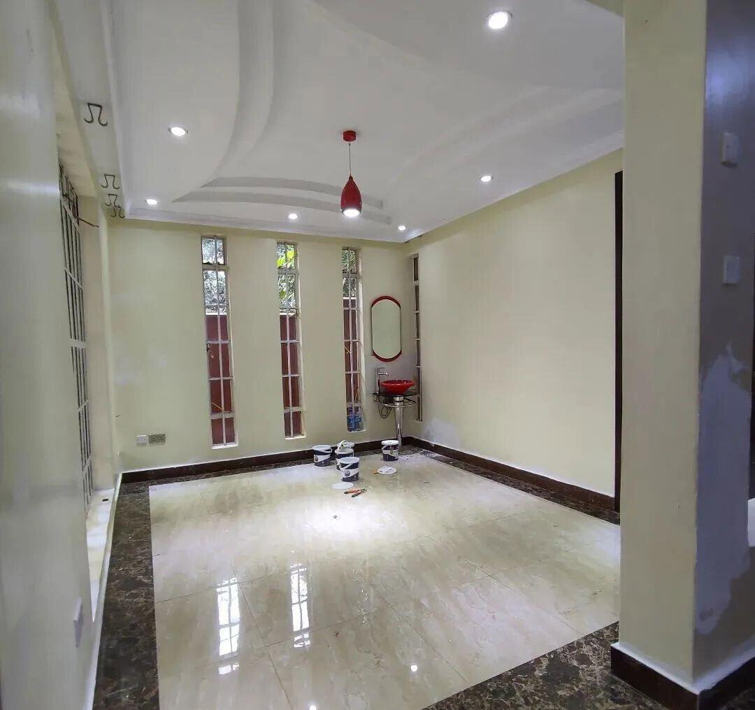 5-Ensuite Townhouse with Shared Pool & Garden - Lavington