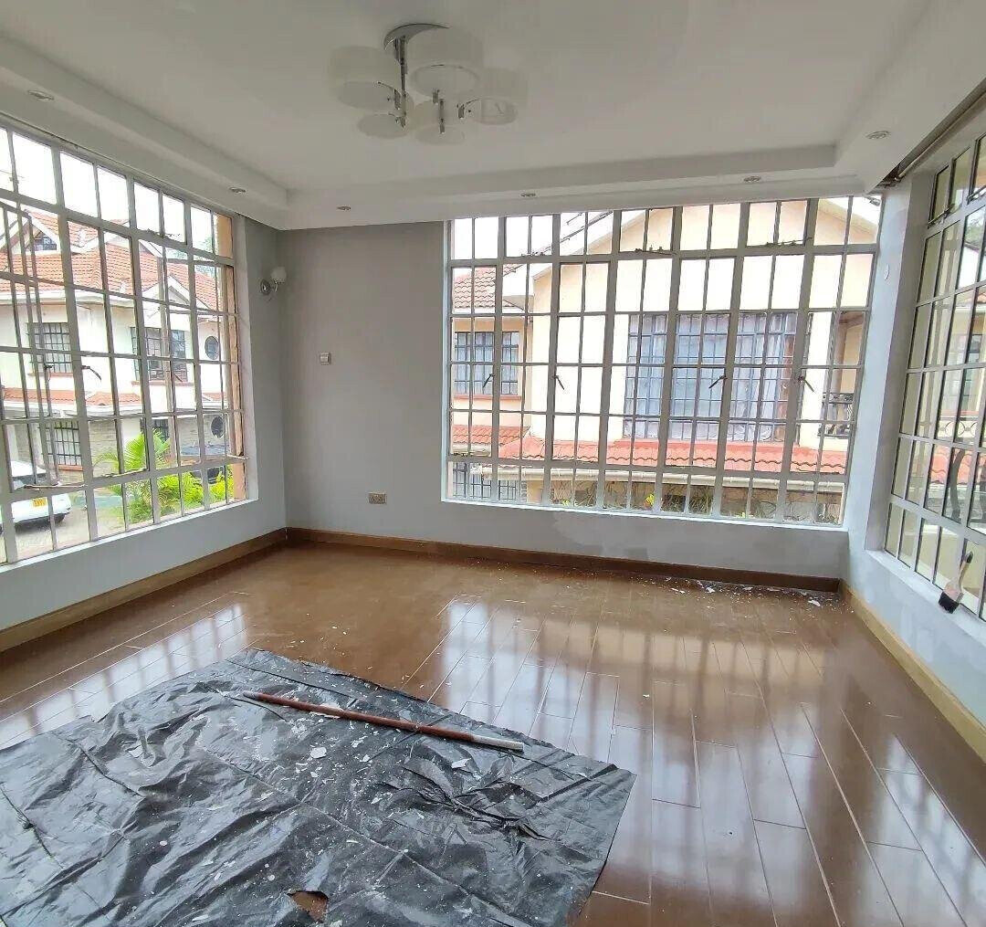 5-Ensuite Townhouse with Shared Pool & Garden - Lavington