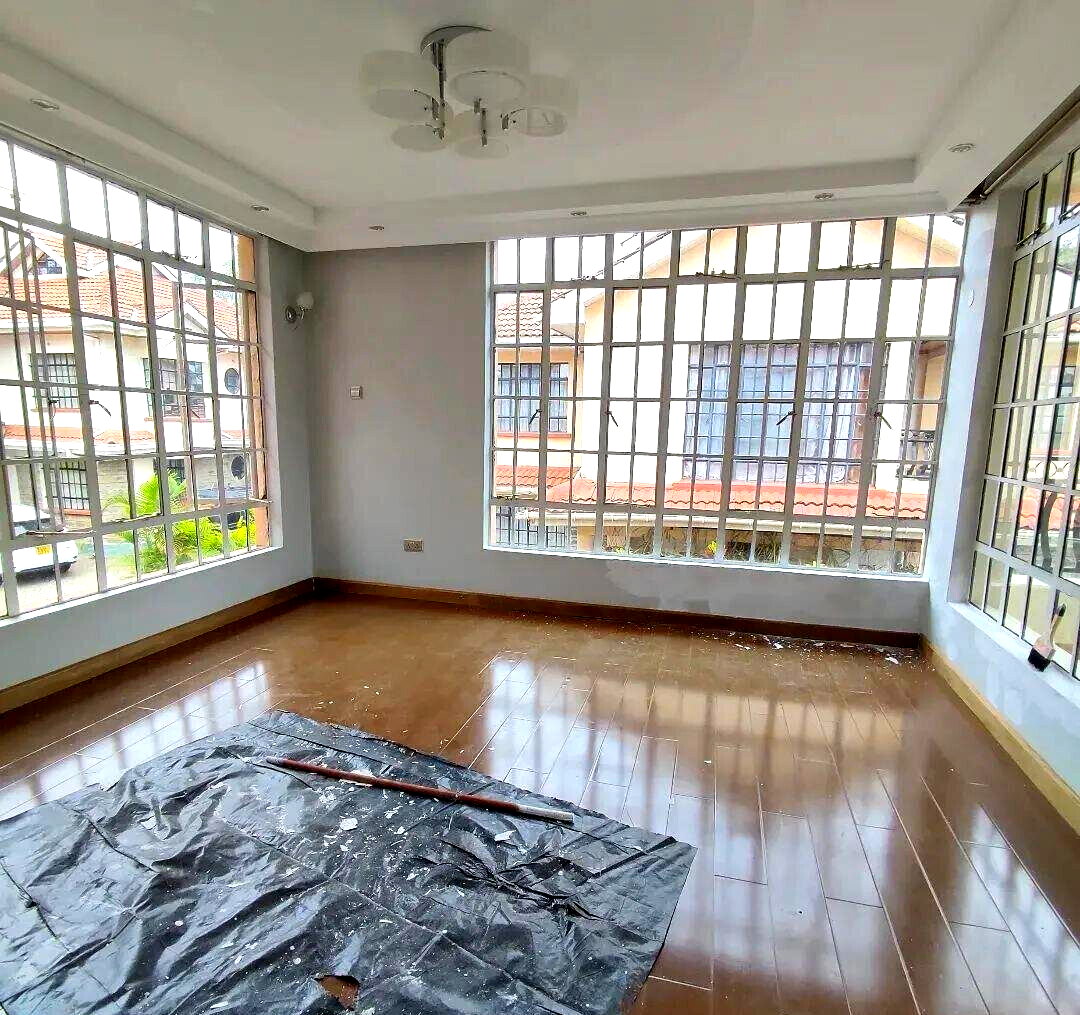 5-Ensuite Townhouse with Shared Pool & Garden - Lavington
