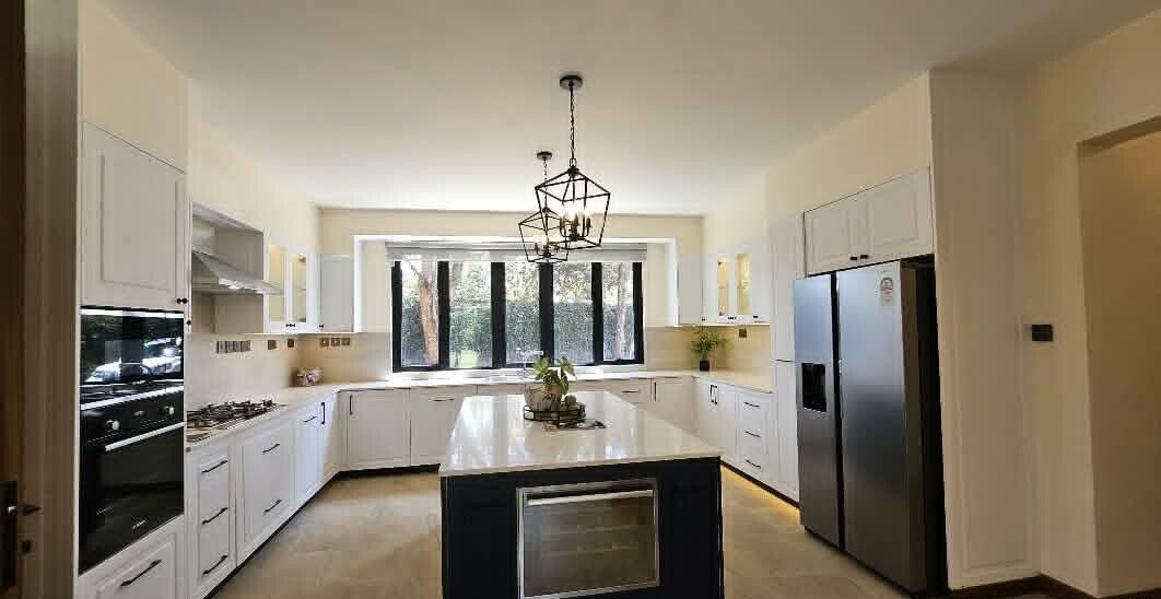 Ultra-Modern 5BR All-Ensuite Townhouse on Half-Acre - Old Runda