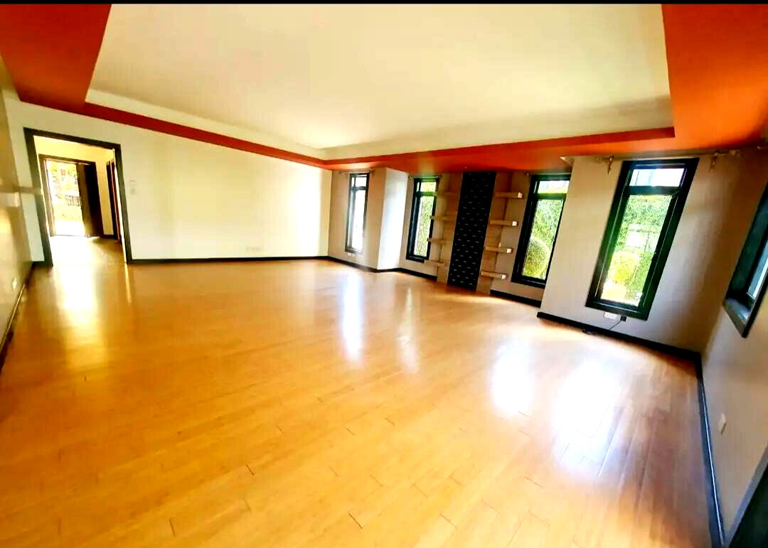 5-Ensuite Townhouse with Steam & Sauna Suite - Lavington