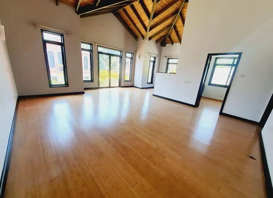 5-Ensuite Townhouse with Steam & Sauna Suite - Lavington
