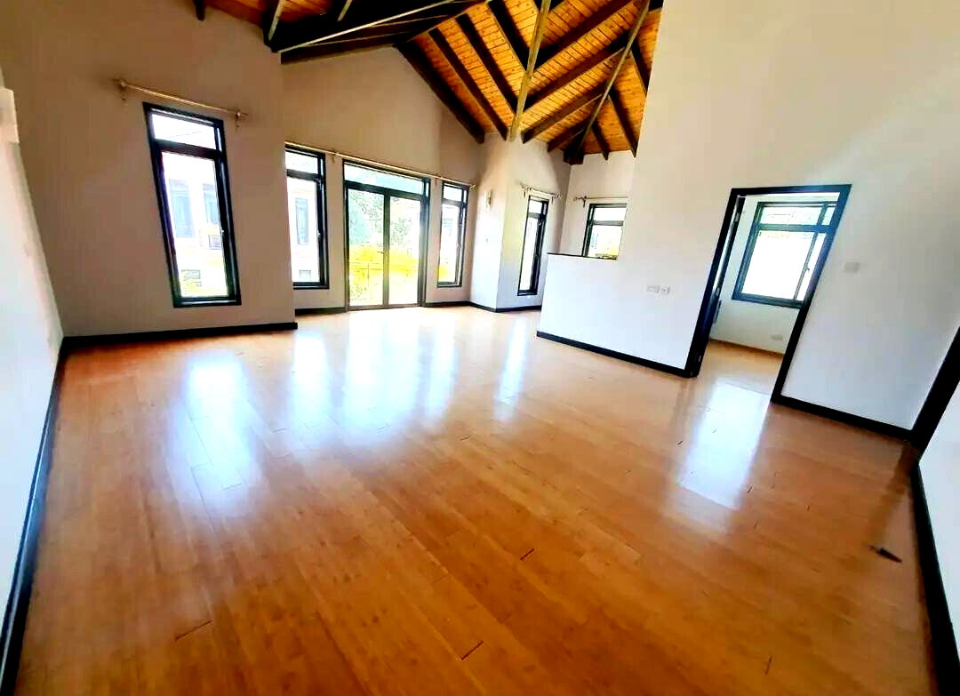 5-Ensuite Townhouse with Steam & Sauna Suite - Lavington