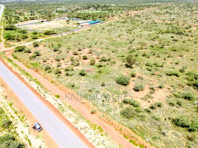 Prime 1 Acre Ewuaso Kedong Town Touching Tarmac - Image 1