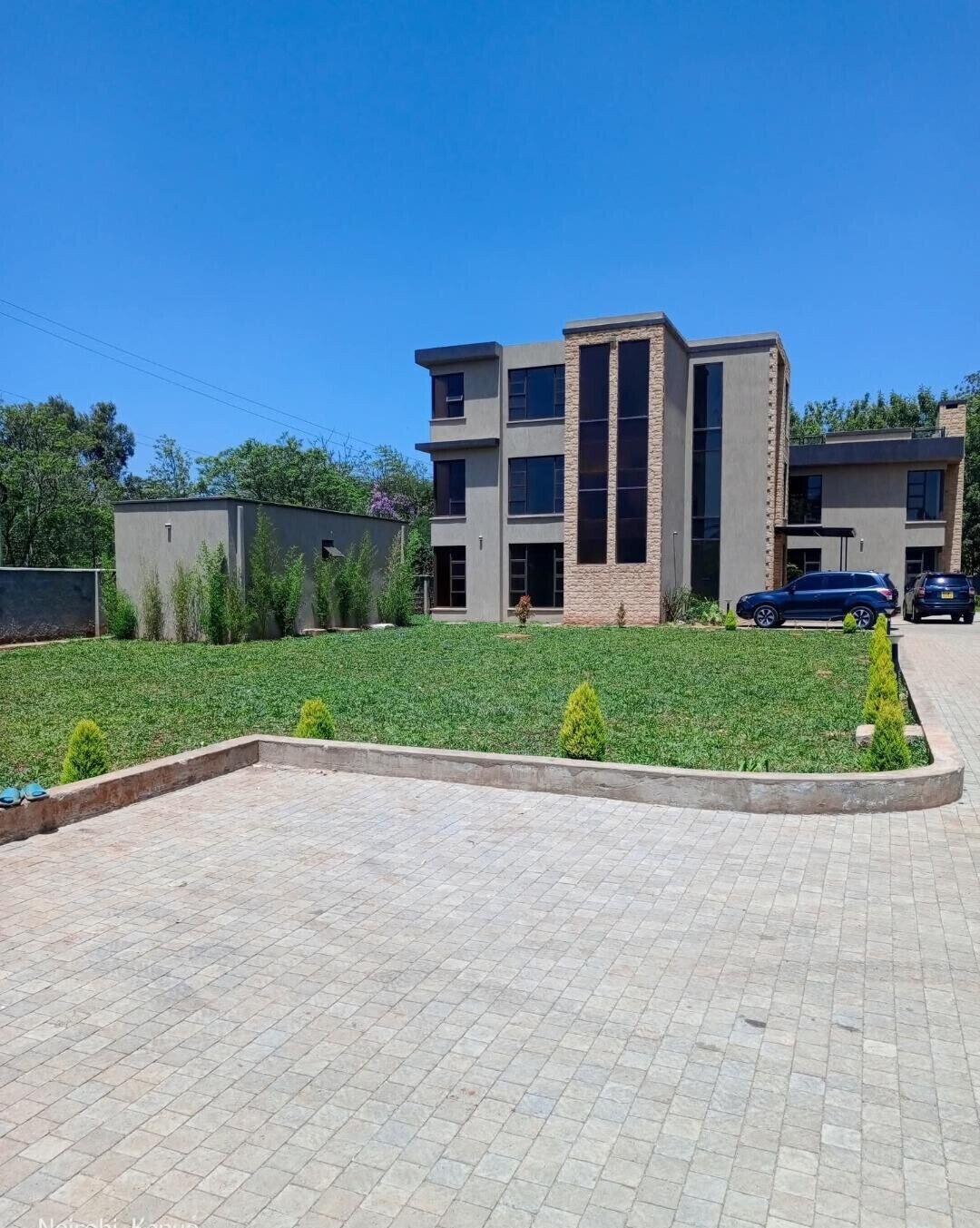 Ultra-Luxury 6-Ensuite Mansion on ¾ Acre – Karen