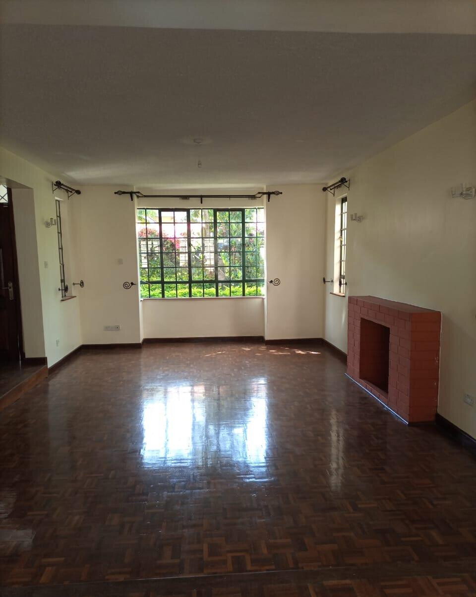 5-Ensuite Townhouse with Pool & Staff Quarters - Lavington
