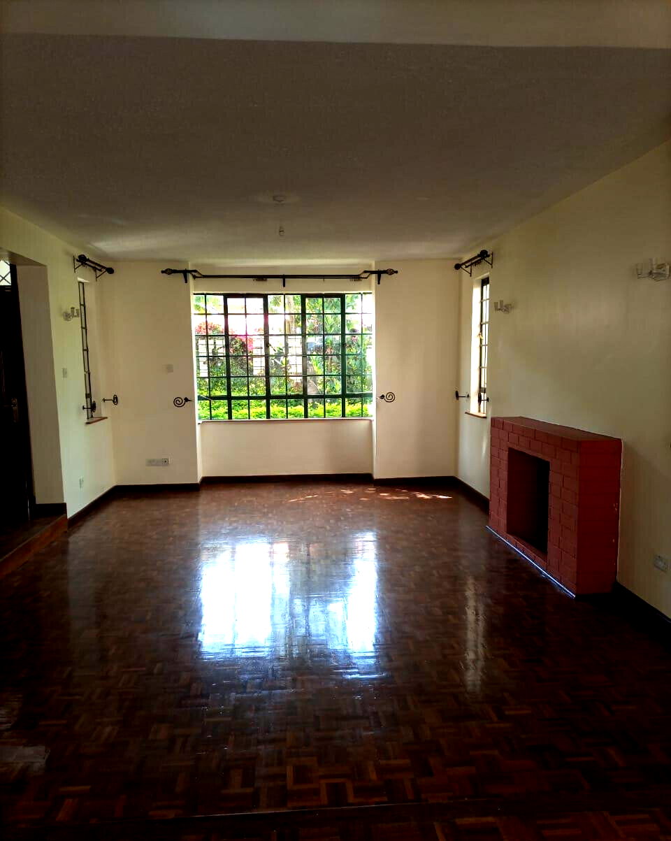 5-Ensuite Townhouse with Pool & Staff Quarters - Lavington
