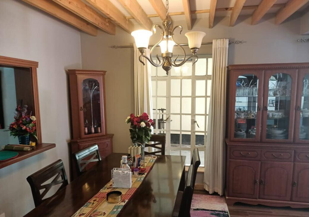Refurbished 4-Bed Maisonette with DSQ & Wooden Floors - Lavington