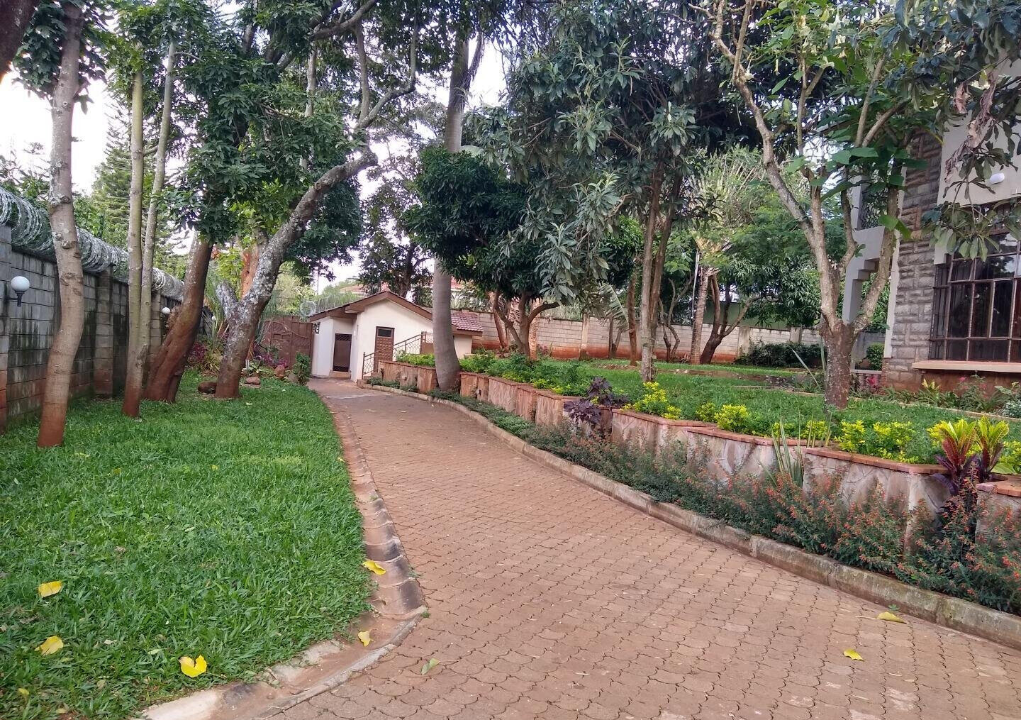 Half Acre 5BR Haven at KSh 550K