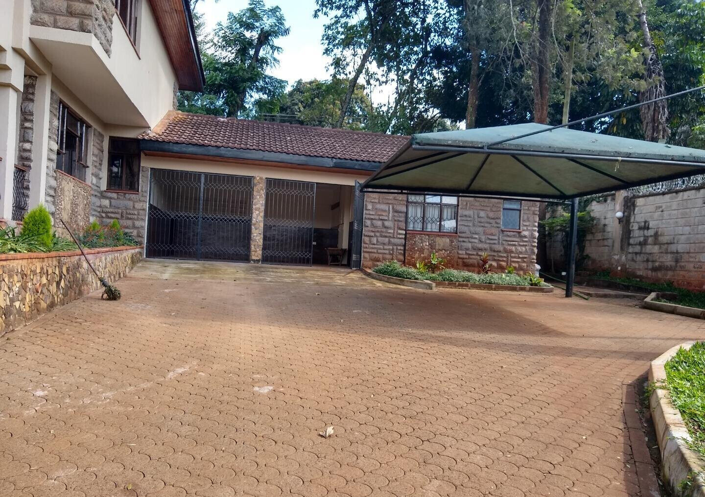 Half Acre 5BR Haven at KSh 550K