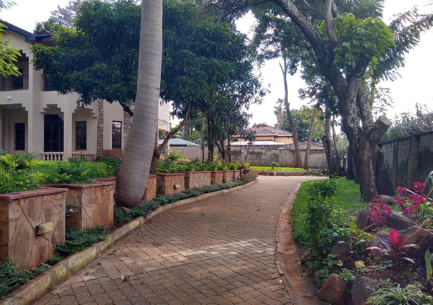 Half Acre 5BR Haven at KSh 550K