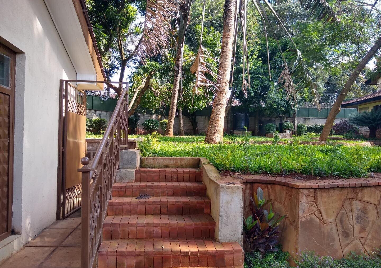 Half Acre 5BR Haven at KSh 550K