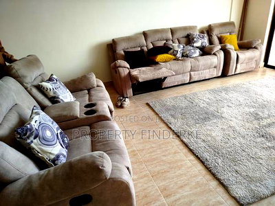 3bdrm Apartment in Gateway Mall Area for sale - Image 1