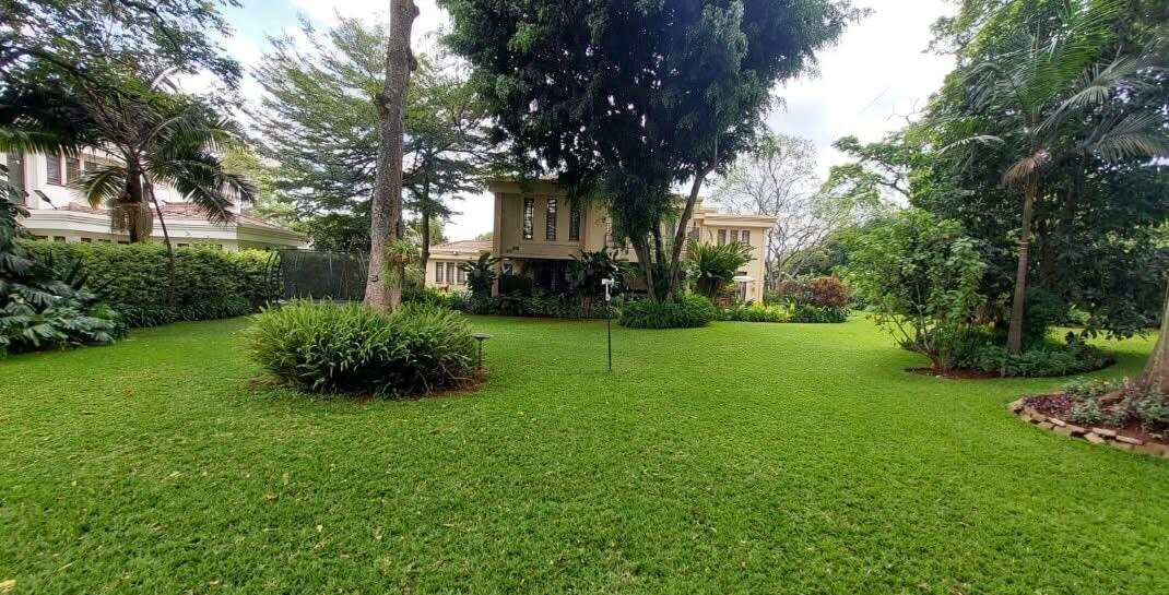 5-Ensuite Townhouse with DSQ & Borehole – Karen Near The Hub