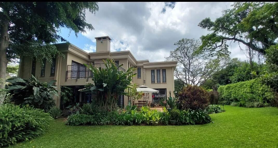 5-Ensuite Townhouse with DSQ & Borehole – Karen Near The Hub