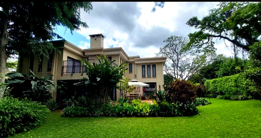 5-Ensuite Townhouse with DSQ & Borehole – Karen Near The Hub