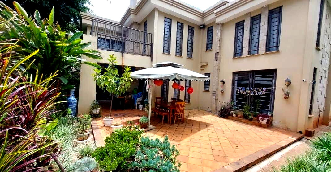 5-Ensuite Townhouse with DSQ & Borehole – Karen Near The Hub