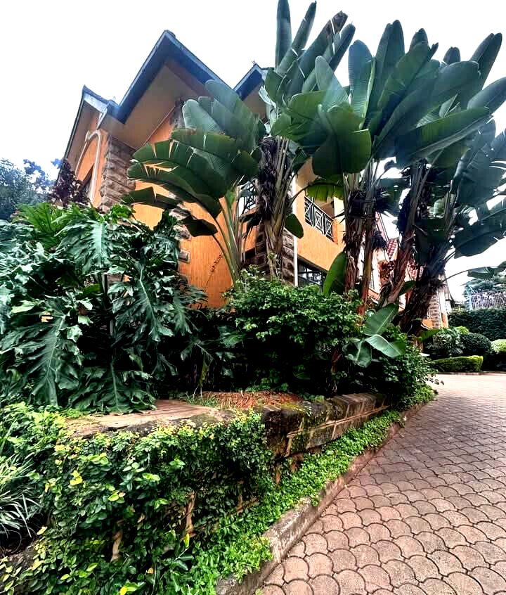 5 En-Suite Bedrooms with DSQ in Gated Kilimani Court - Off Riara Road