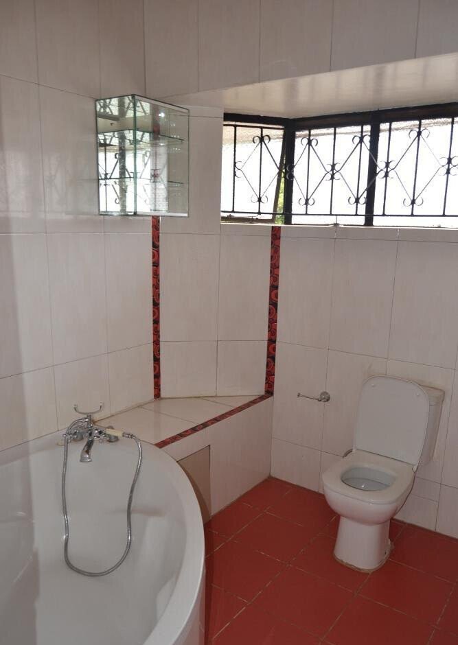 4BR Townhouse with Solar & Modern Kitchen - Westlands