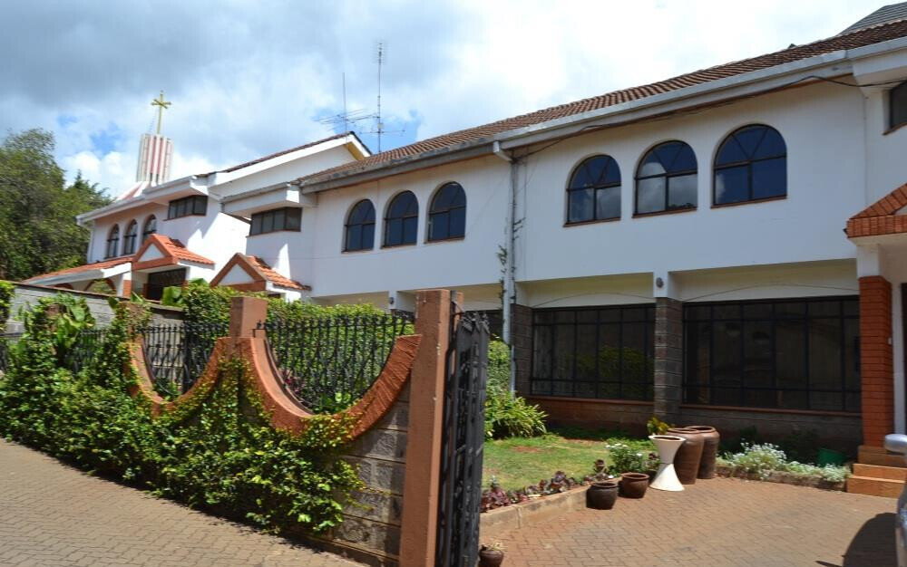 4BR Townhouse with Solar & Modern Kitchen - Westlands