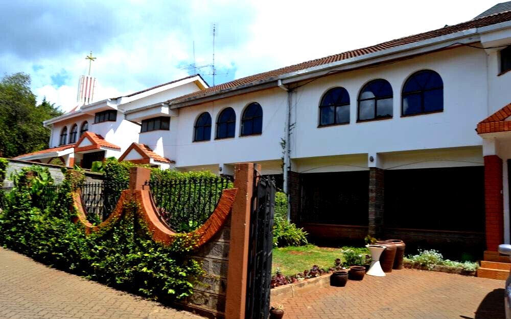 4BR Townhouse with Solar & Modern Kitchen - Westlands