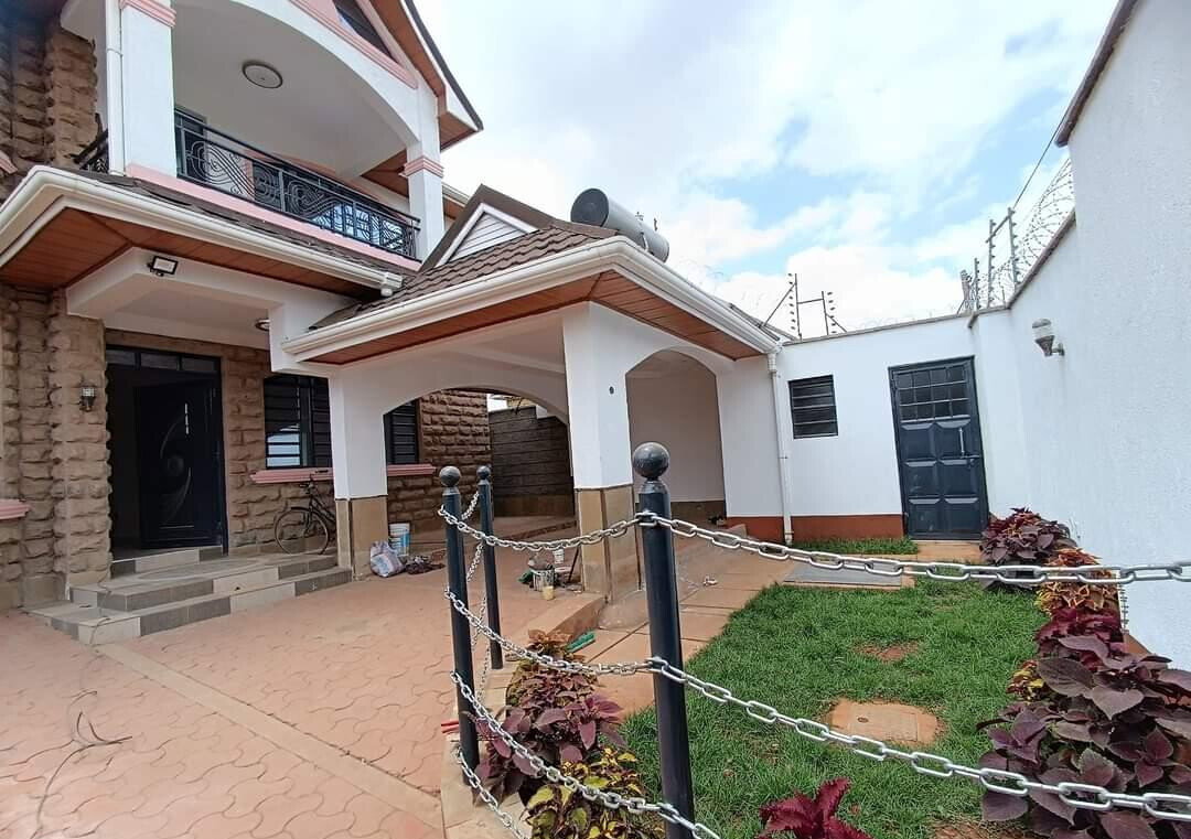 4BR All-Ensuite Townhouse with Sunken Lounge & Ready Title - Membley