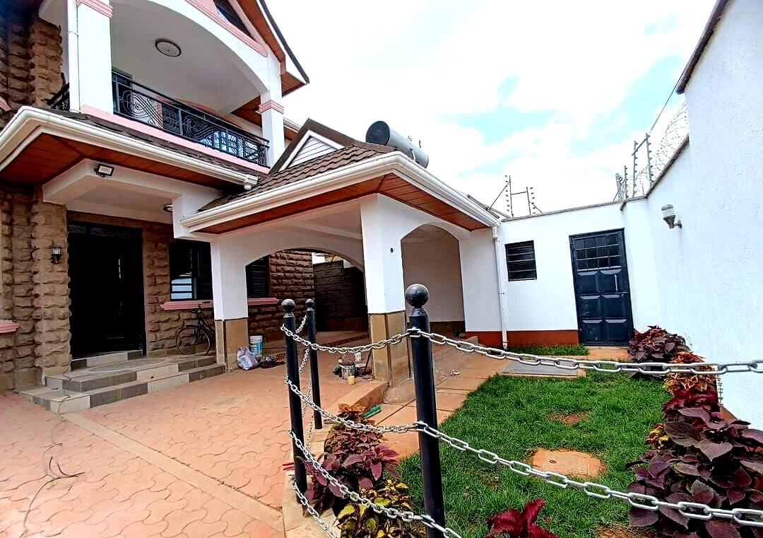 4BR All-Ensuite Townhouse with Sunken Lounge & Ready Title - Membley