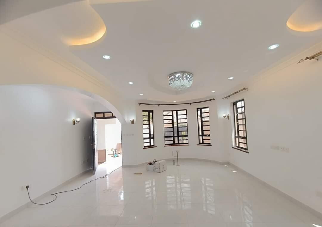 4BR All-Ensuite Townhouse with Sunken Lounge & Ready Title - Membley