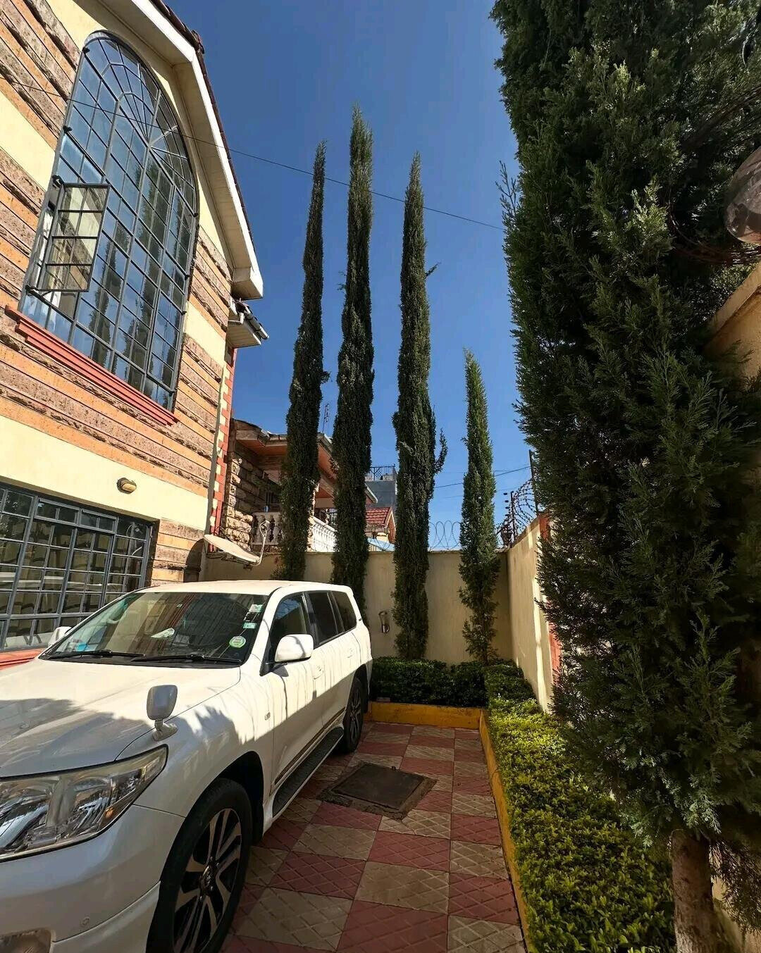 7-Bedroom Family Home with 20,000L Water Reserve – Langata