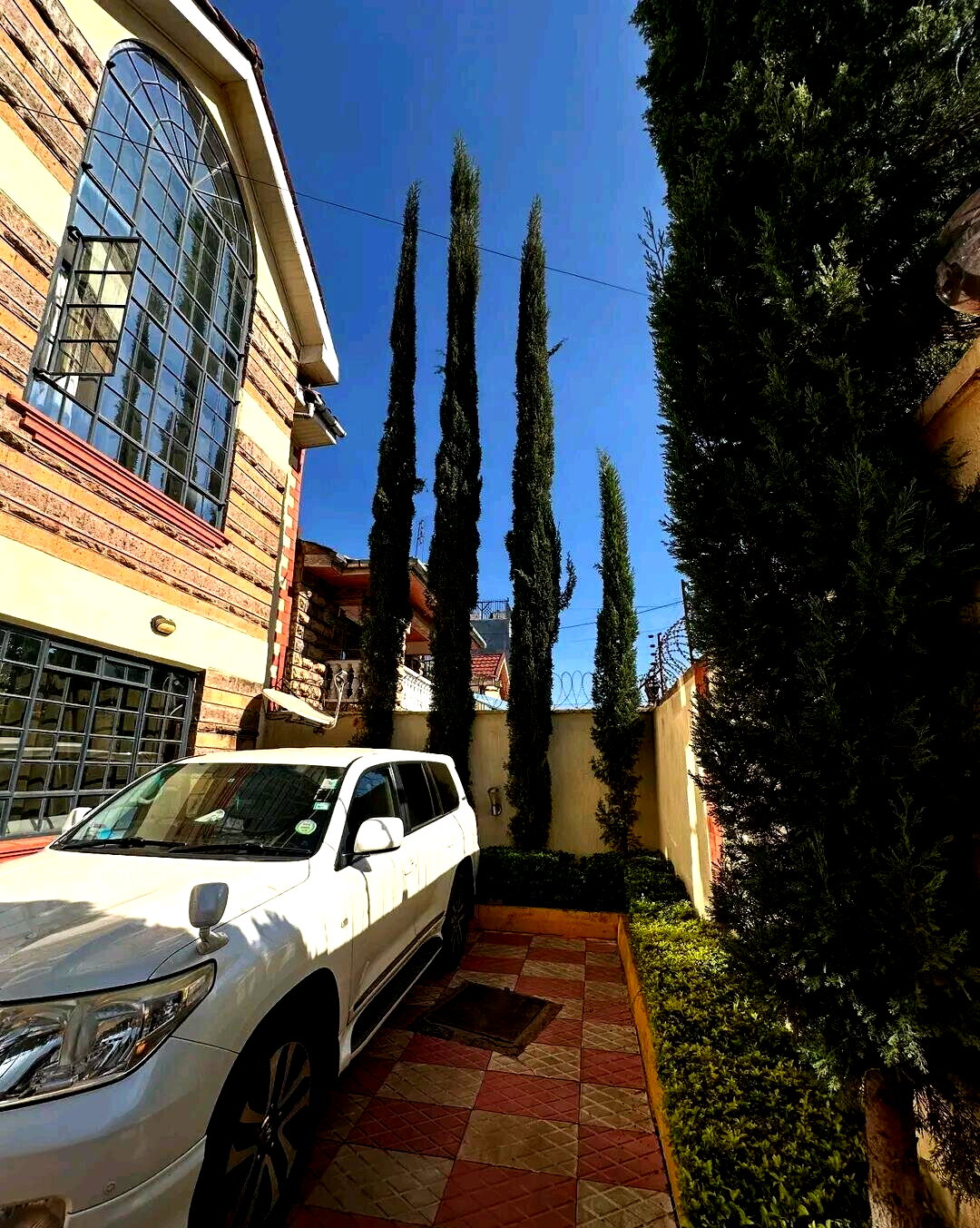 7-Bedroom Family Home with 20,000L Water Reserve – Langata
