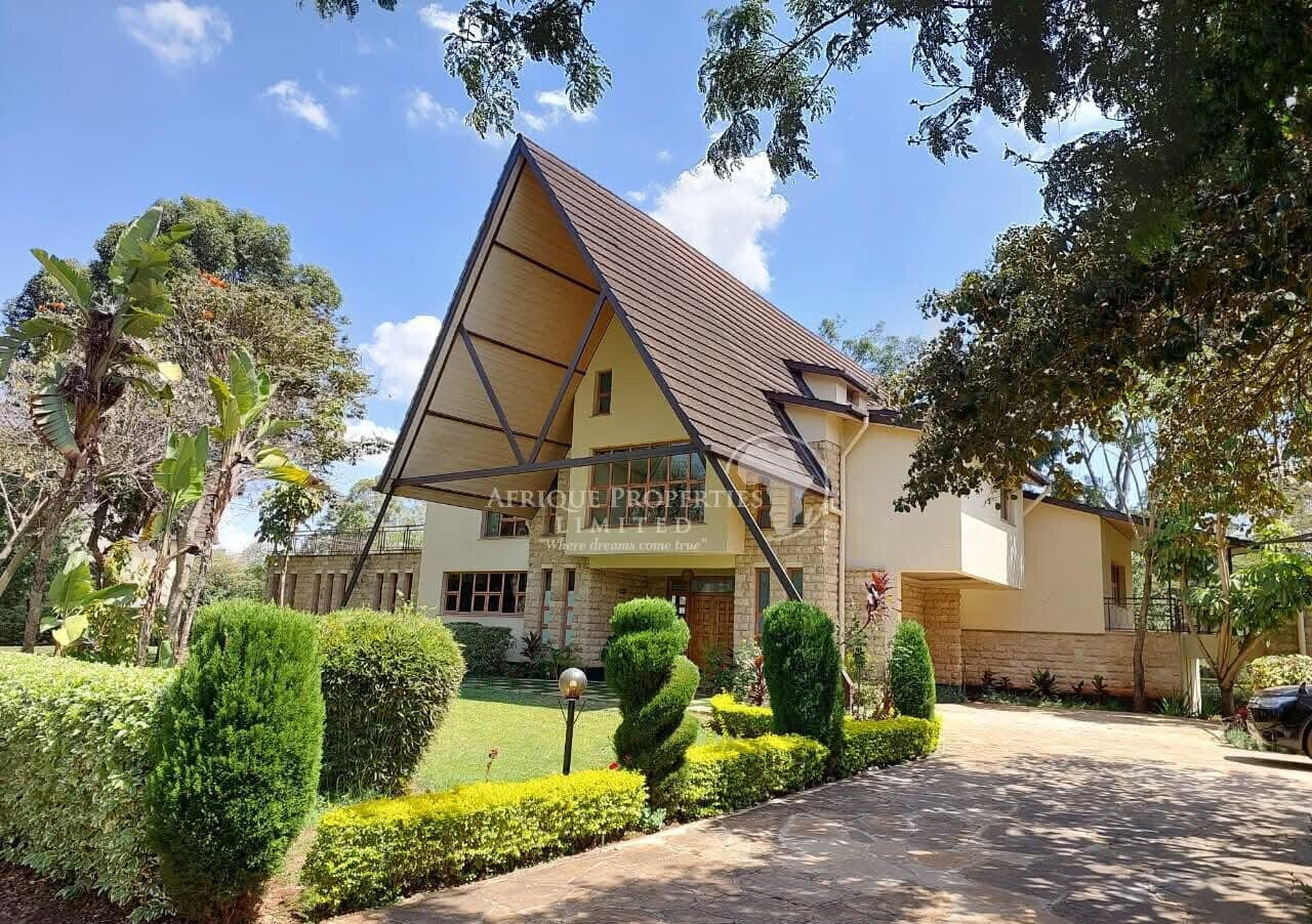 5-Ensuite Townhouse with Fireplace & DSQ – Karen Gated Estate