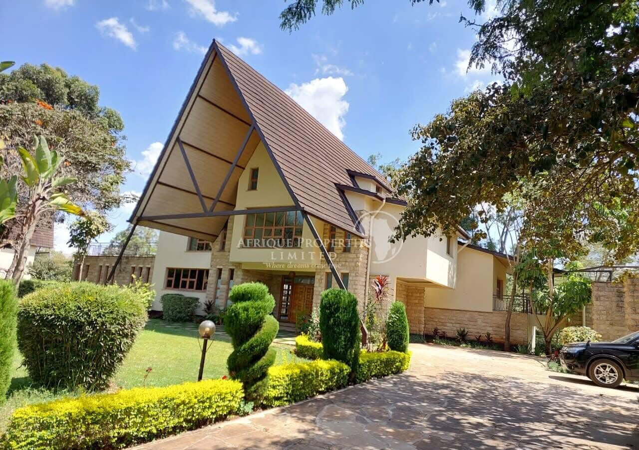 5-Ensuite Townhouse with Fireplace & DSQ – Karen Gated Estate
