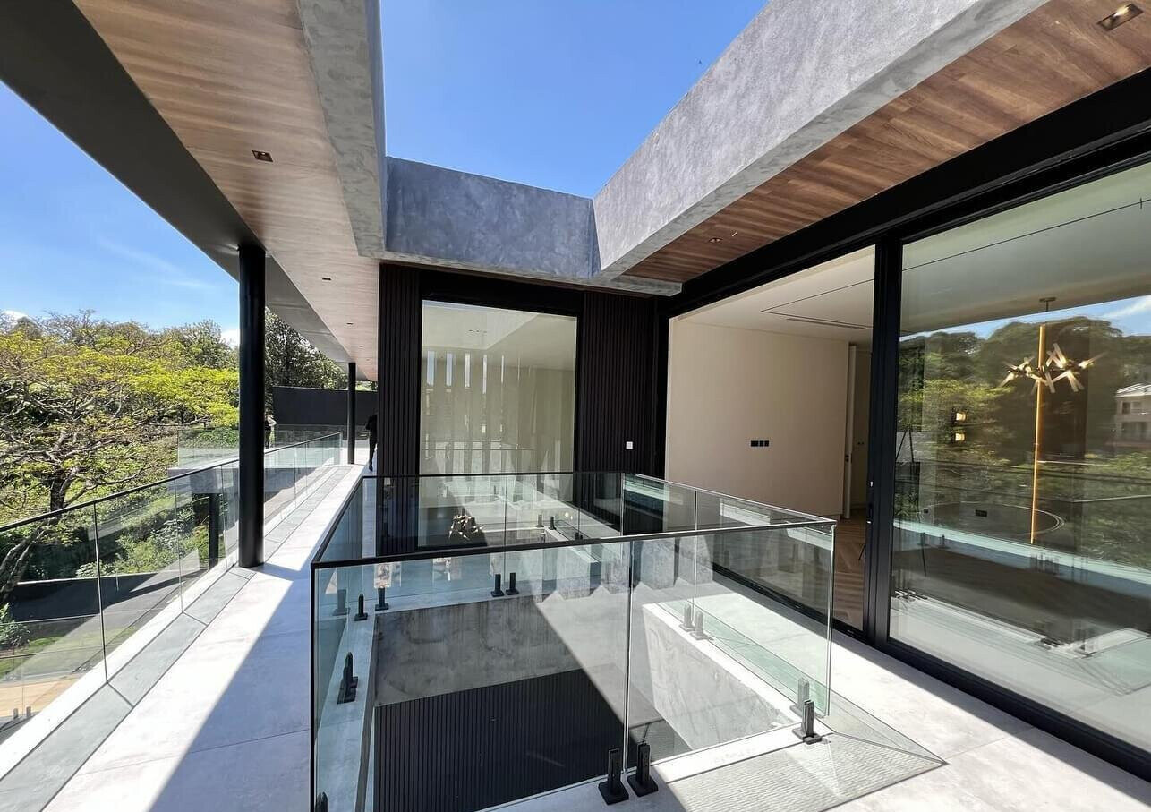 Half-Acre Townhouse with Heated Pool & Servant's Quarter - Kitisuru