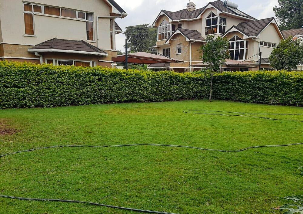 5-Ensuite Townhouse with Private Garden & Fireplace - Lavington
