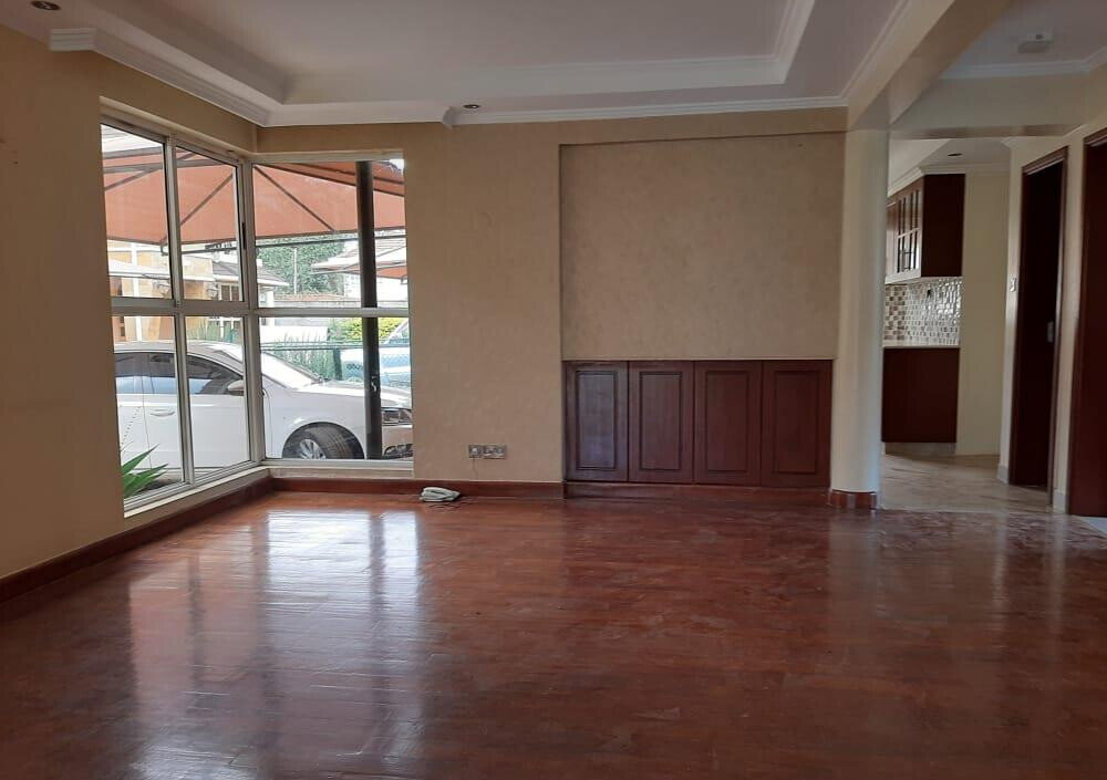 5-Ensuite Townhouse with Private Garden & Fireplace - Lavington